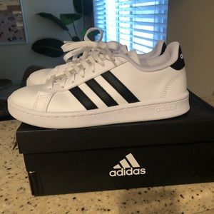 Adidas Grand Courts Sz 6 Womens